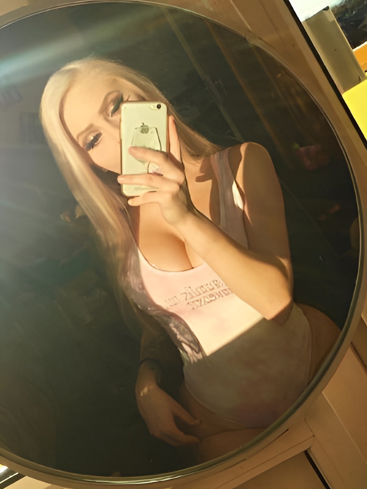 Роксана привлекальеная девушка из Ирмино цена от 1500 руб