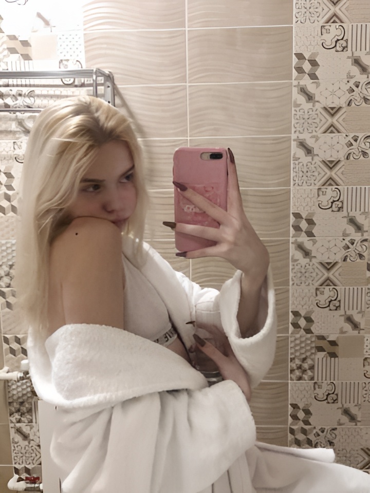 Светлана привлекальеная девушка из Ирмино цена от 4000 руб