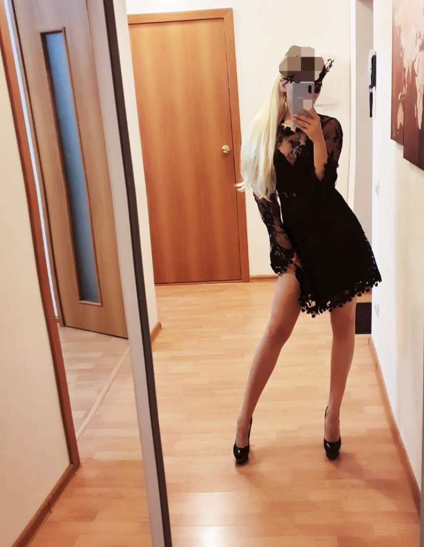 Александра привлекальеная девушка из Ирмино цена от 3000 руб