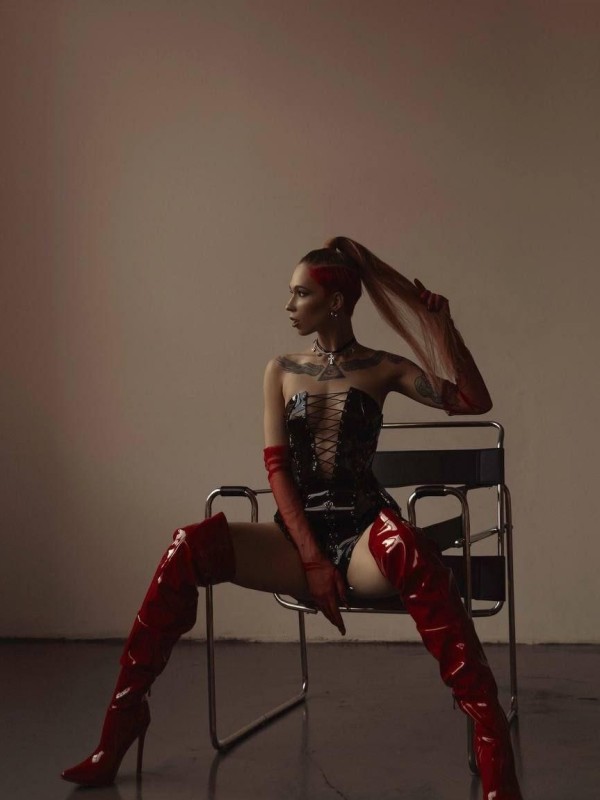 Полина привлекательная девушка из Ирмино цена от 4000 руб