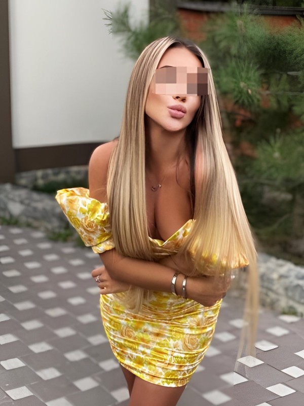 Викa привлекательная девушка из Ирмино цена от 7000 руб